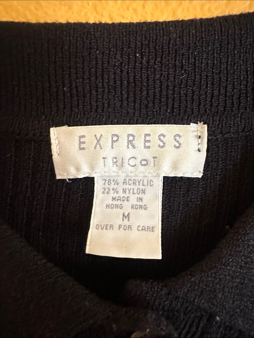 Women’s Express Black Ribbed Button-Front Cardigan - Picture 2 of 3